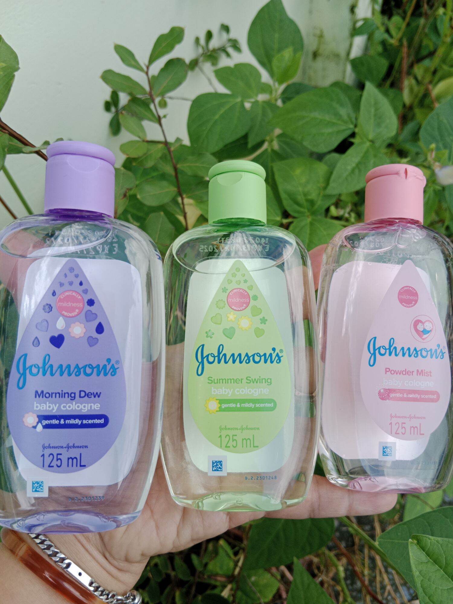 Nước hoa Johnson's Baby màu xanh/hồng/tím 125ml