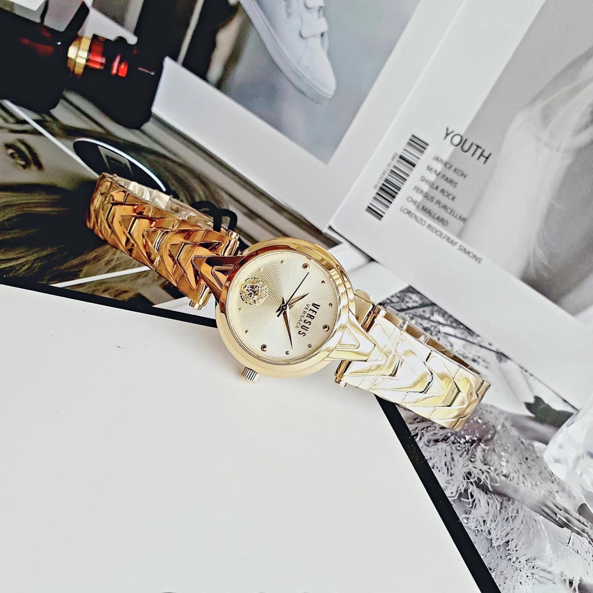 Đồng hồ nữ Versus, size 30mm