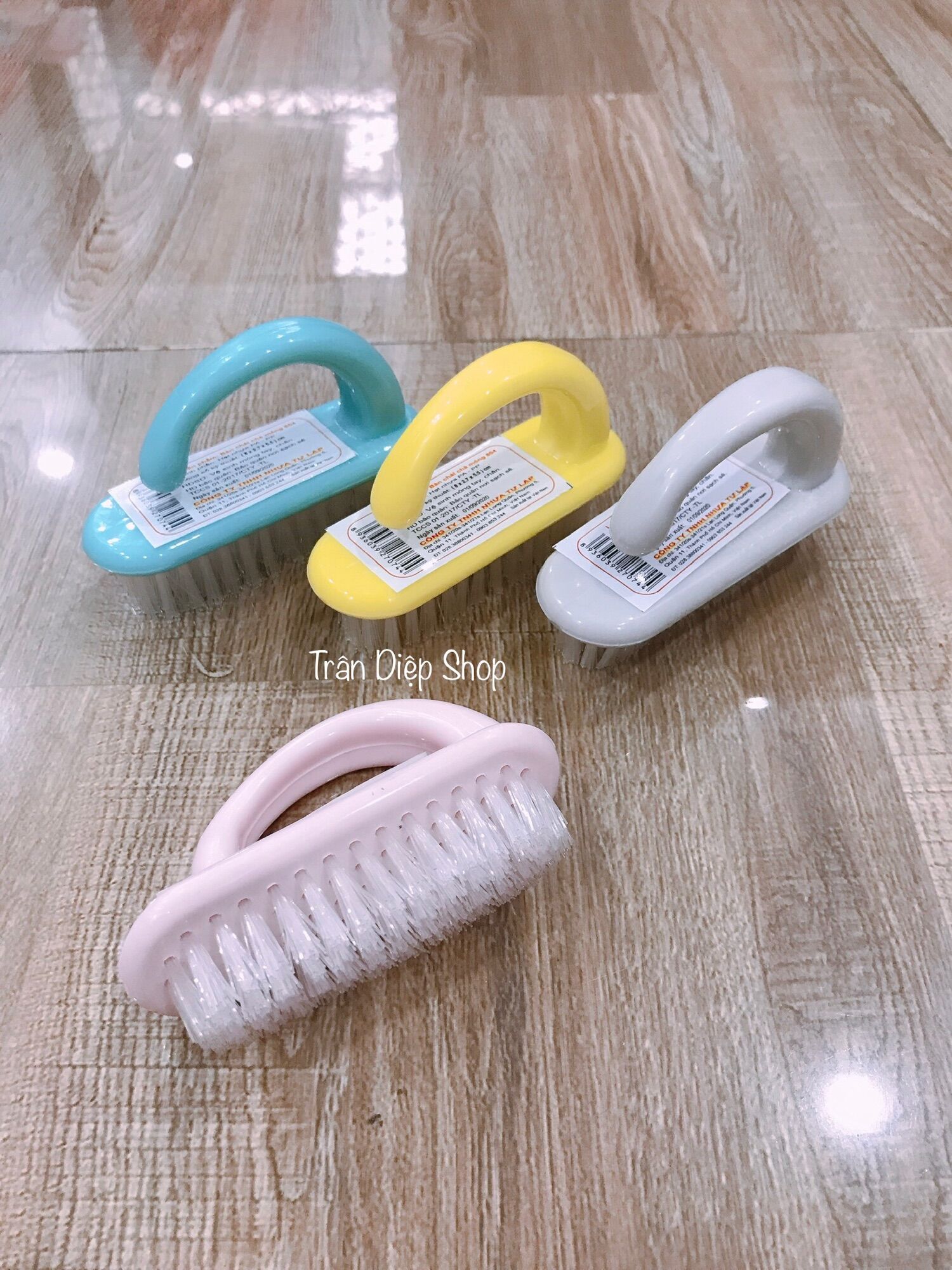 Bàn chải chà móng tay