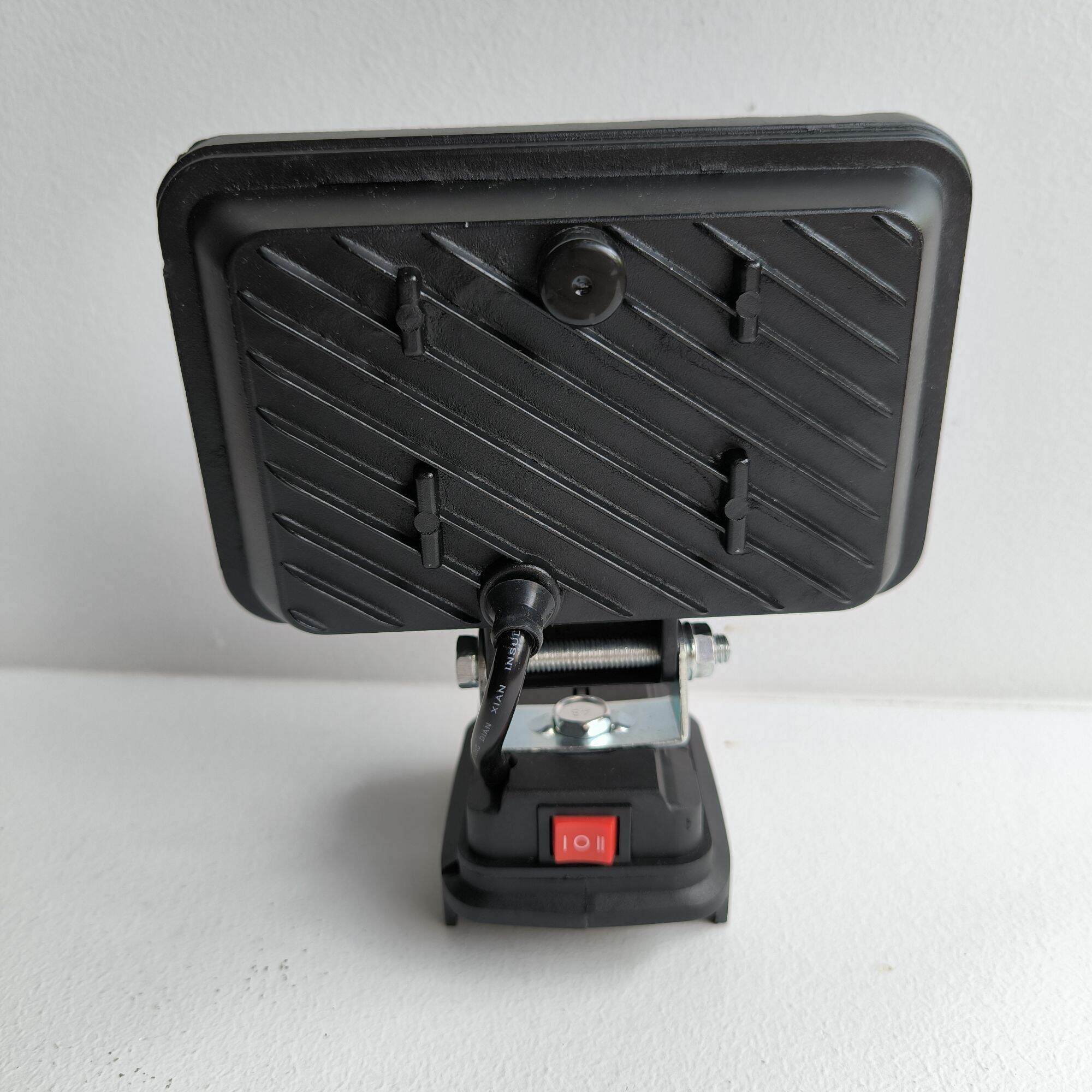 Đèn Led Pha  Dùng Pin Phổ thông 4cm:  21v