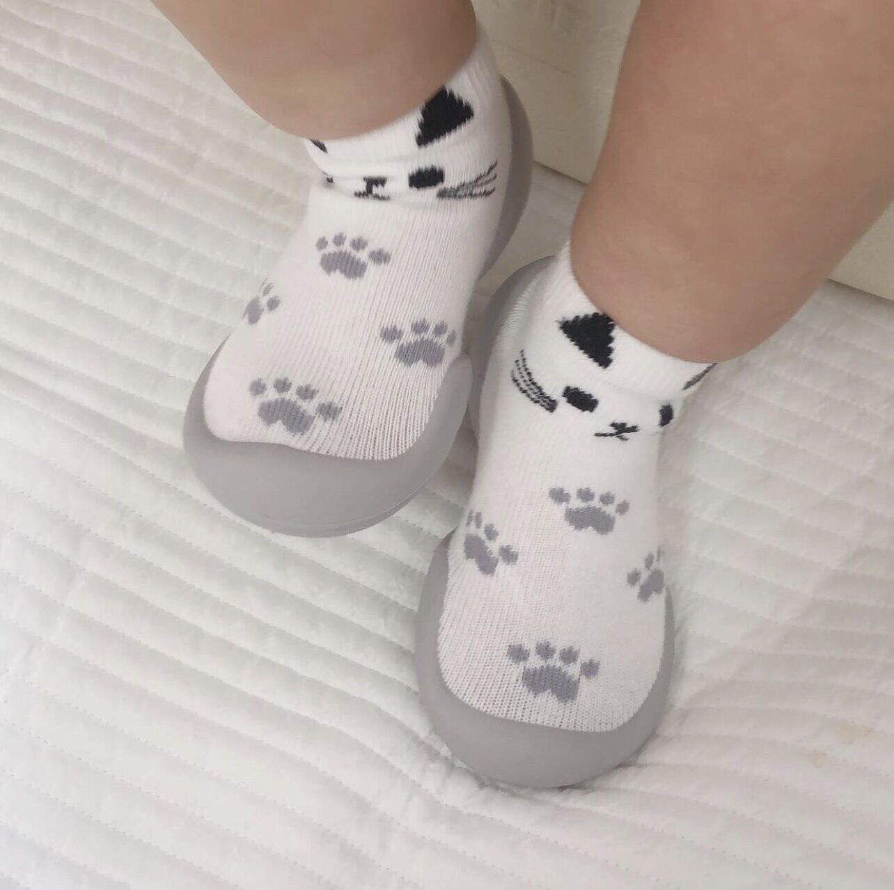 Giày tập đi cho bé cưng - jelly cat white