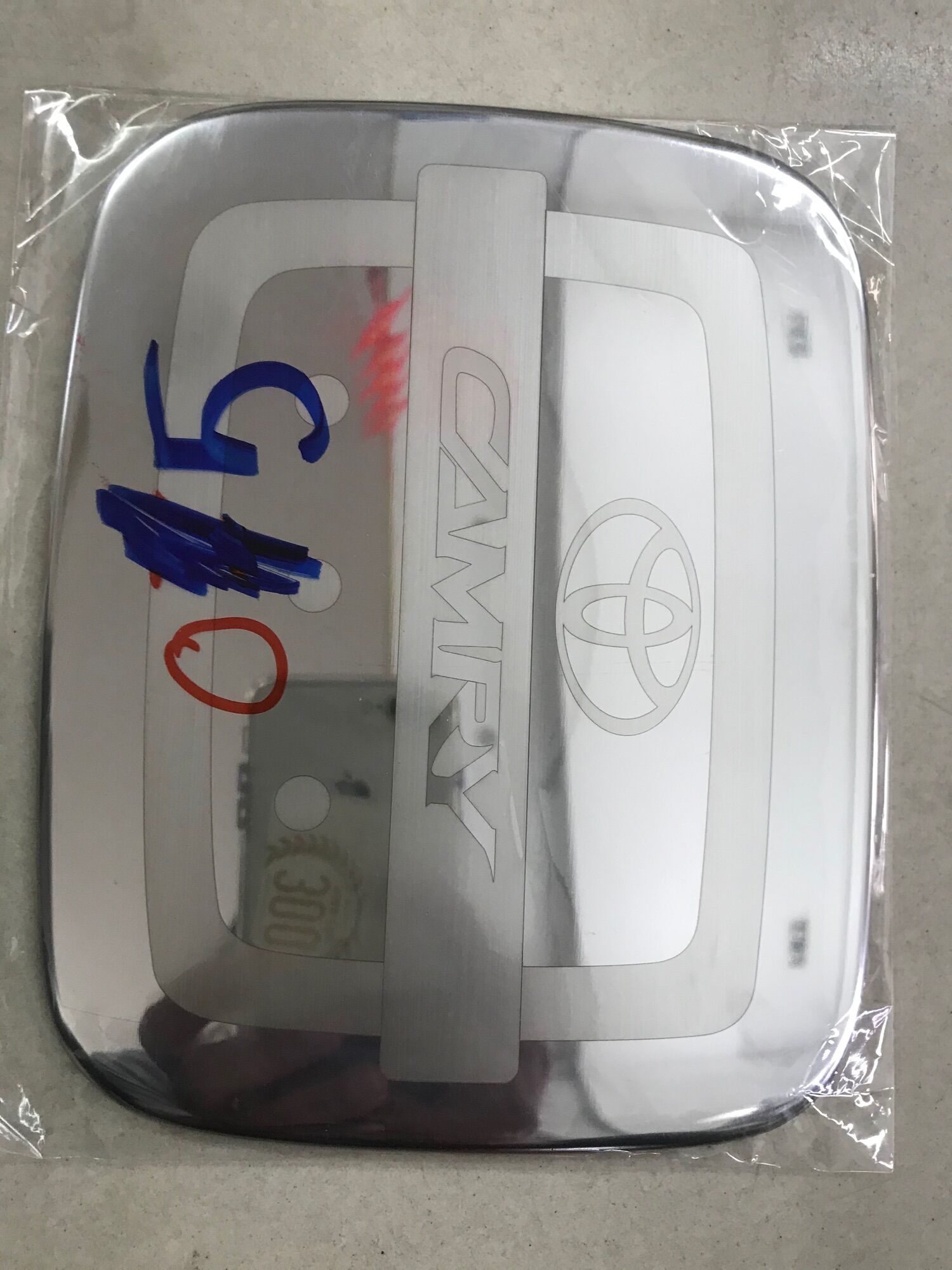 Ốp trang trí nắp xăng camry 2002 2003 2004 2005