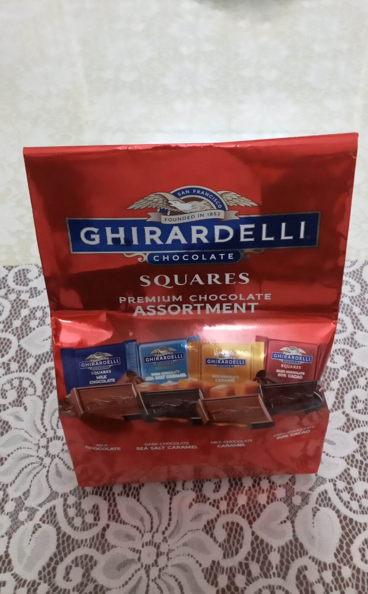 (Nhập Mỹ - Date 31/05/2022) Socola cao cấp Ghirardelli Chocolate 4 vị đậm chất 675g