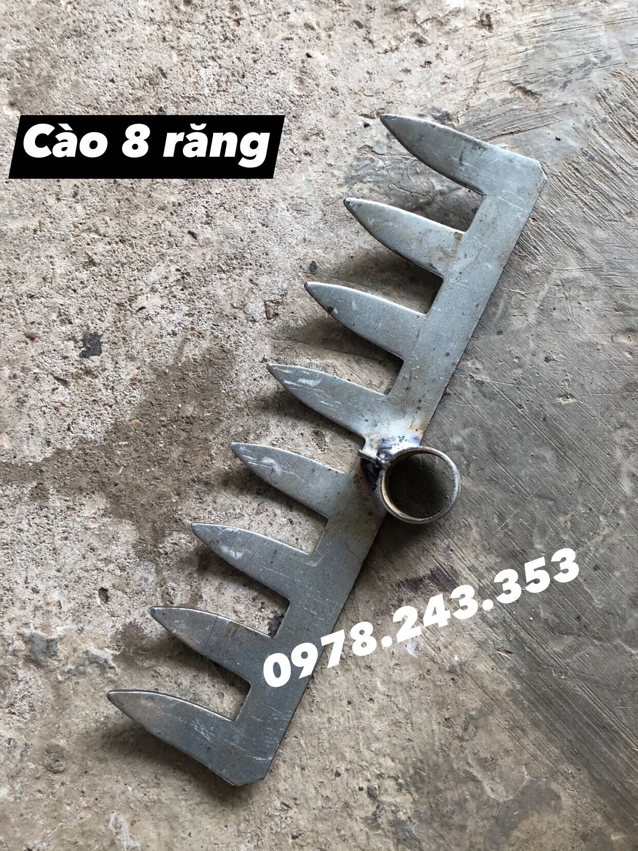 5-7-8 Toothed Hoe for Making Strong, Thick Beds of Soil
