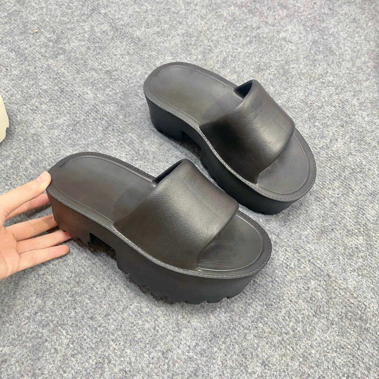 Dép Nữ Quai Đúc Siêu Nhẹ