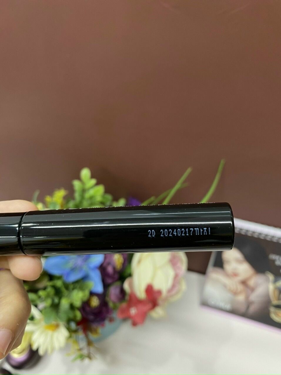 Mascara Ohui làm dài mi, lâu trôi.