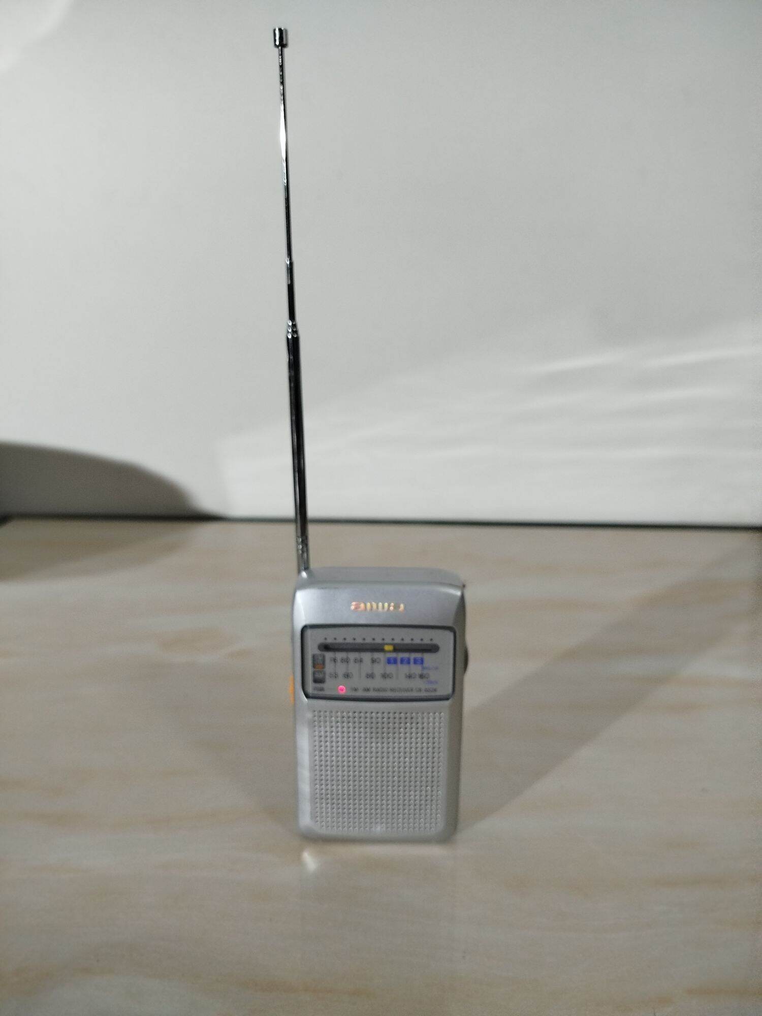 Đài radio thu phát sóng AIWA Model CR-AS24, hàng si Nhật bãi