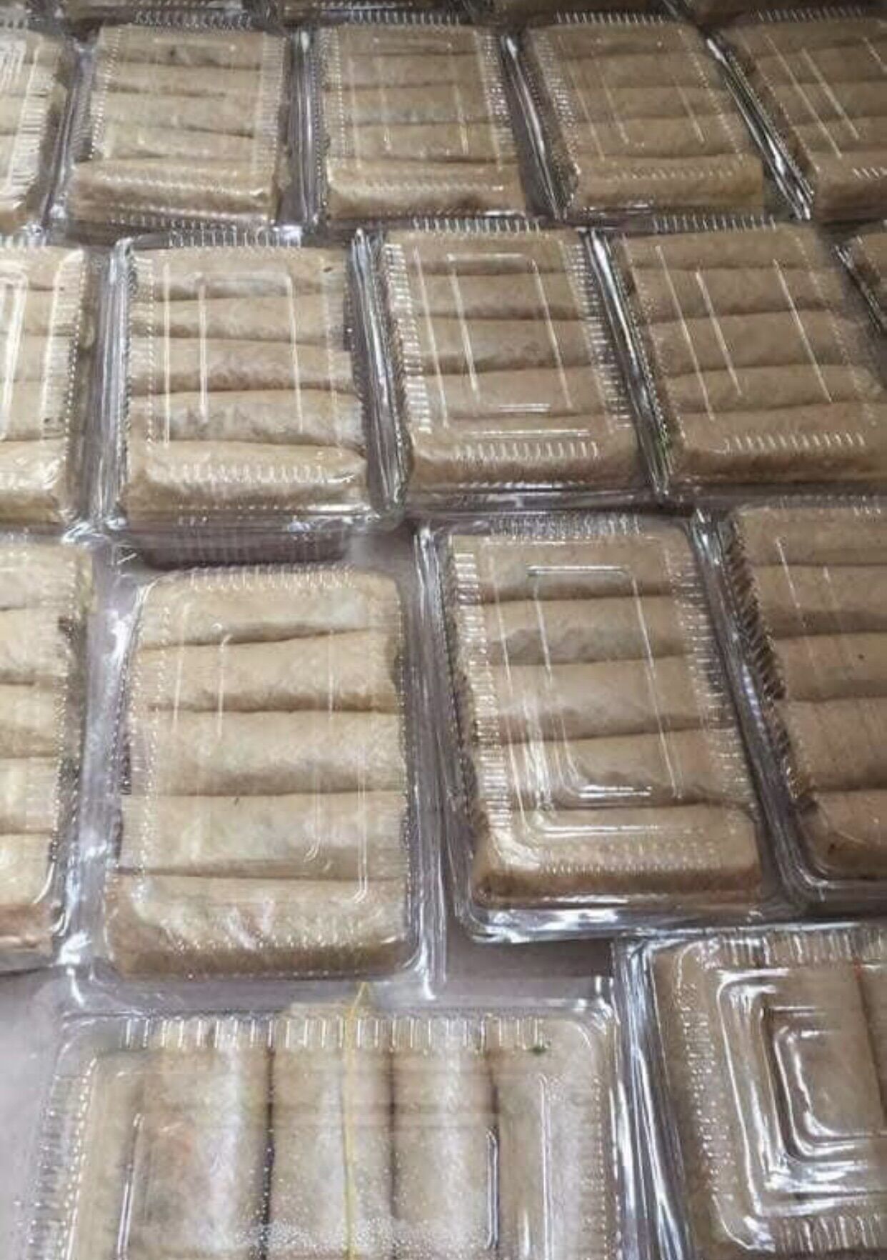1 hộp chả giò 10 cuốn nhà làm (Giao hoả tốc HCM)