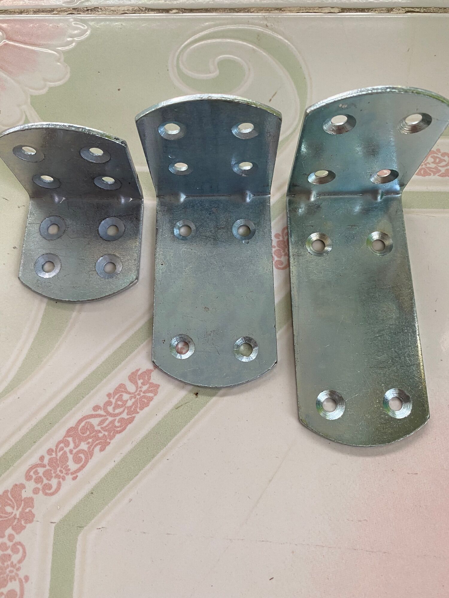 Combo 2 cái ke góc vuông, bát sắt đủ kích cỡ