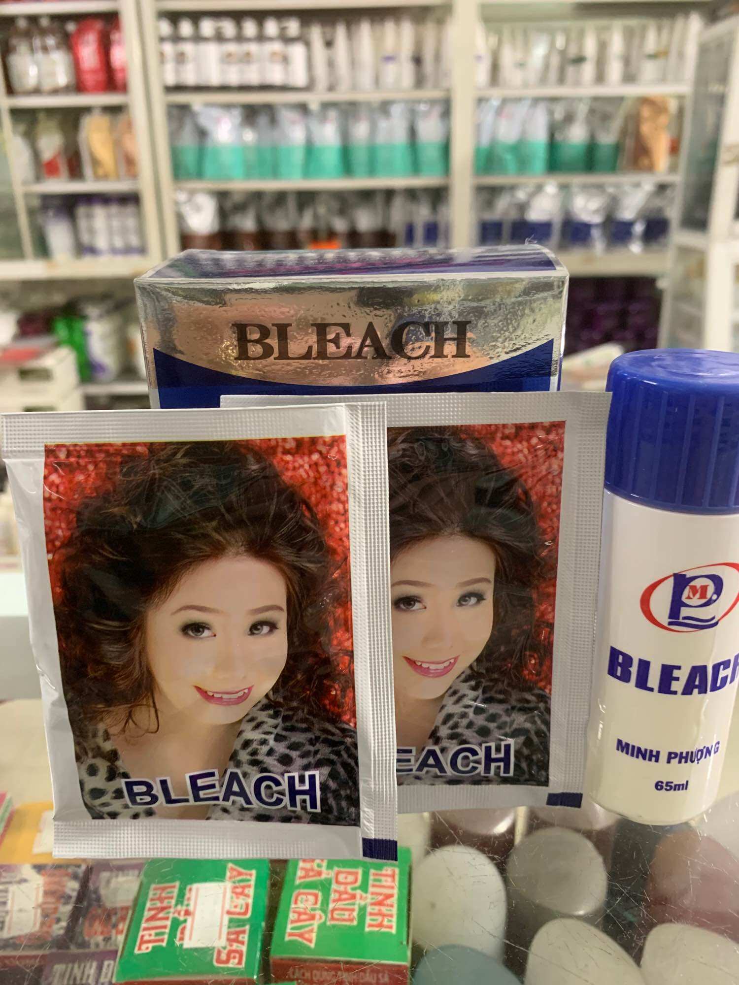 Bột tẩy tóc Minh Phượng