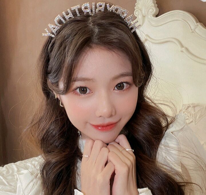 cài tóc vương miệng chúc mừng sinh nhật