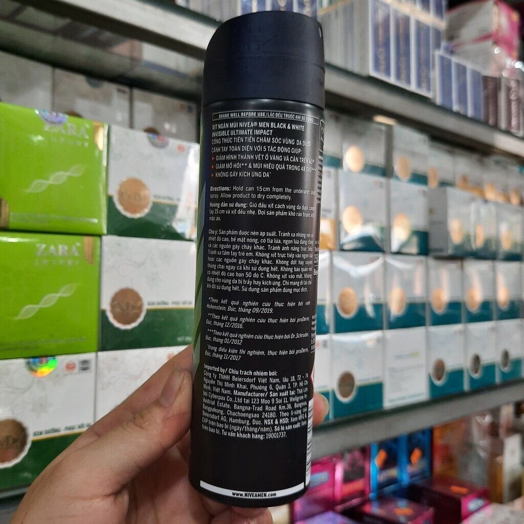 Xịt khử mùi Nivea Men invisible For Black & White 150ml