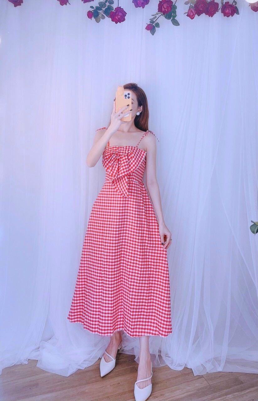 Đầm hai dây caro cột vai có nơ ngực chất vải lụa