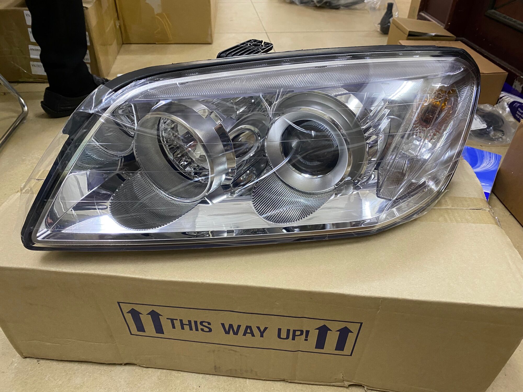 Đèn pha xịn captival gm:96626971