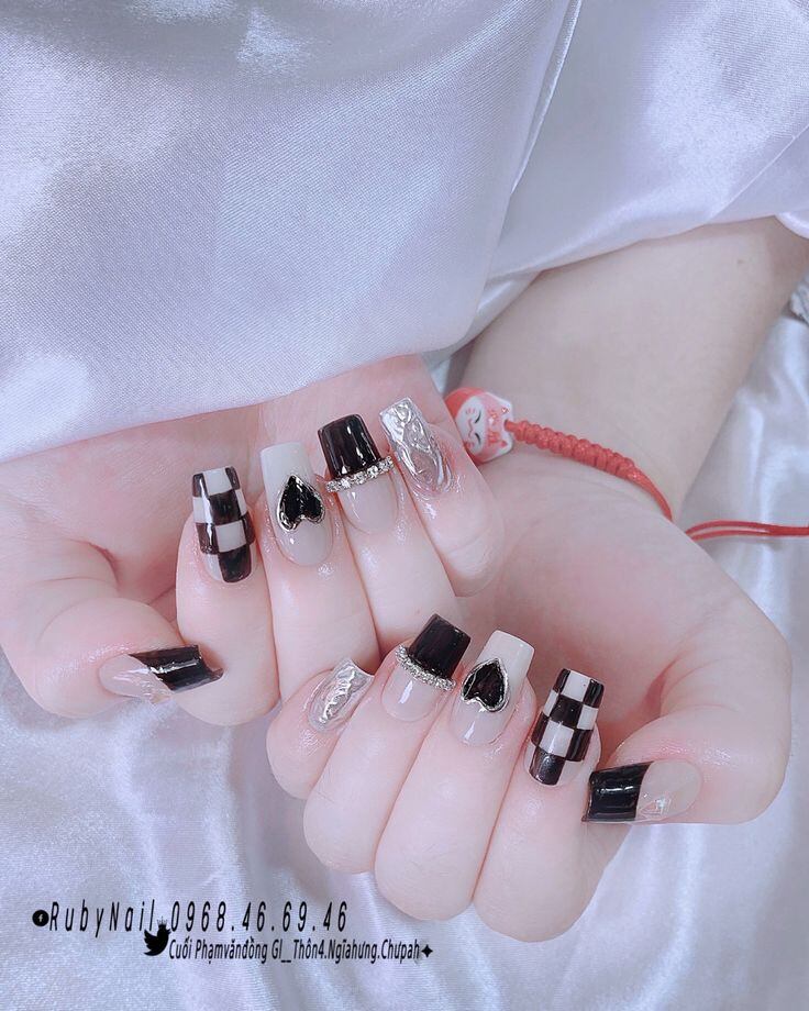 Nailbox phối đen trắng caro