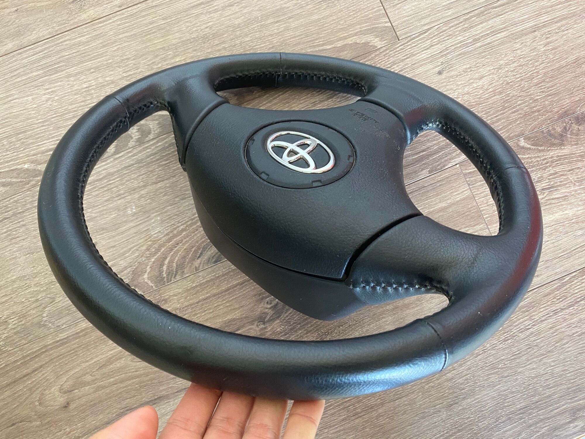 Vô lăng Toyota 3 chấu chính hãnh