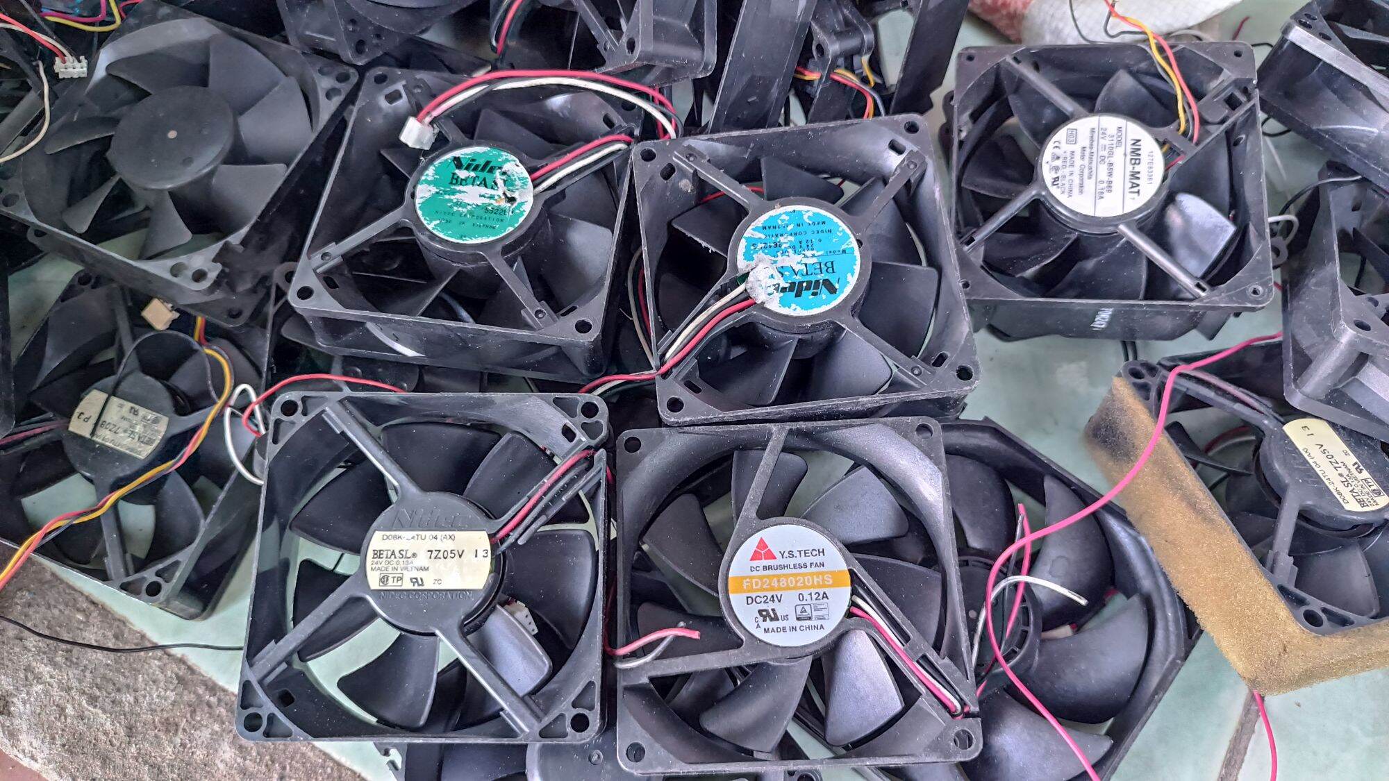 quạt gió vuông 8cm 24v tháo máy (2chiếc)