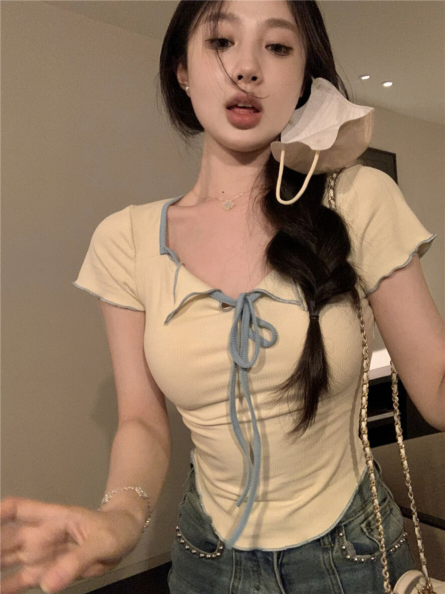Ôm Vừa Vặn Áo Thun Ngắn Tay Cho Nữ Cổ Chữ V Chiều Dài Vai Đáy Hồ Quang Cay Không Đều Bé Gái Áo Thun 