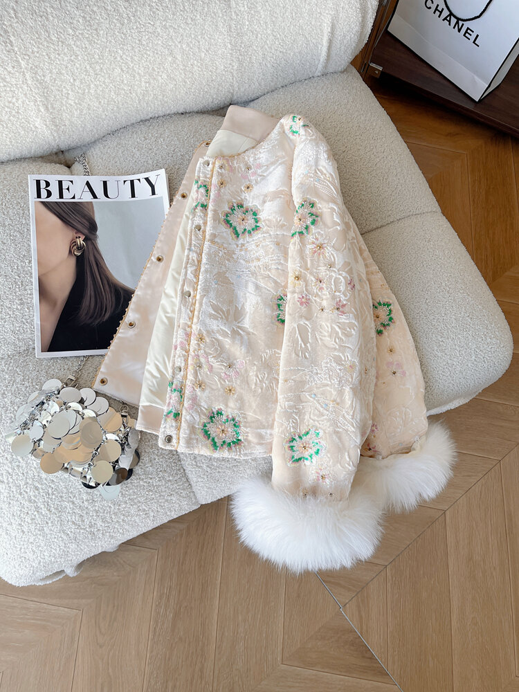 Luxury Lightweight Down Outerwear Giá 3,691,000 Đồng*Miễn phí vận chuyển