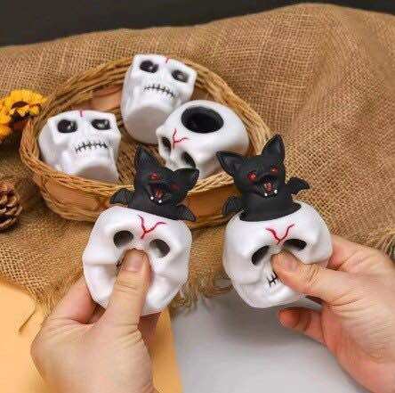 Đồ chơi Squishy Halloween trái bí, đầu lâu.