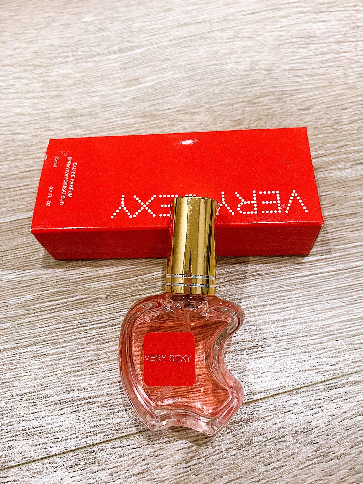 Nước Hoa Mini VERY SEXY 20ml (Mẫu Táo)