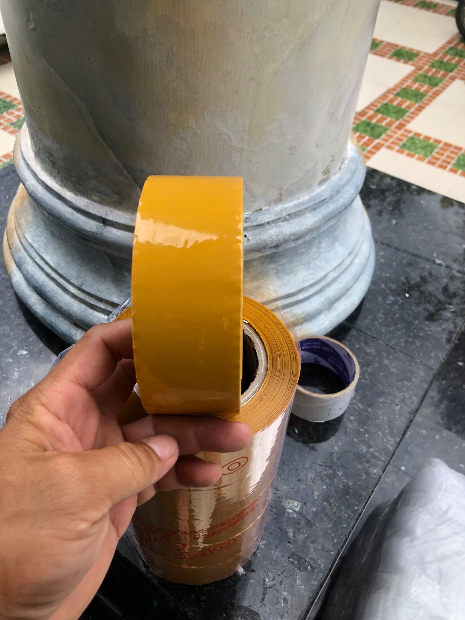 1 cuộn keo vàng quấn chậu kiểng 200yar