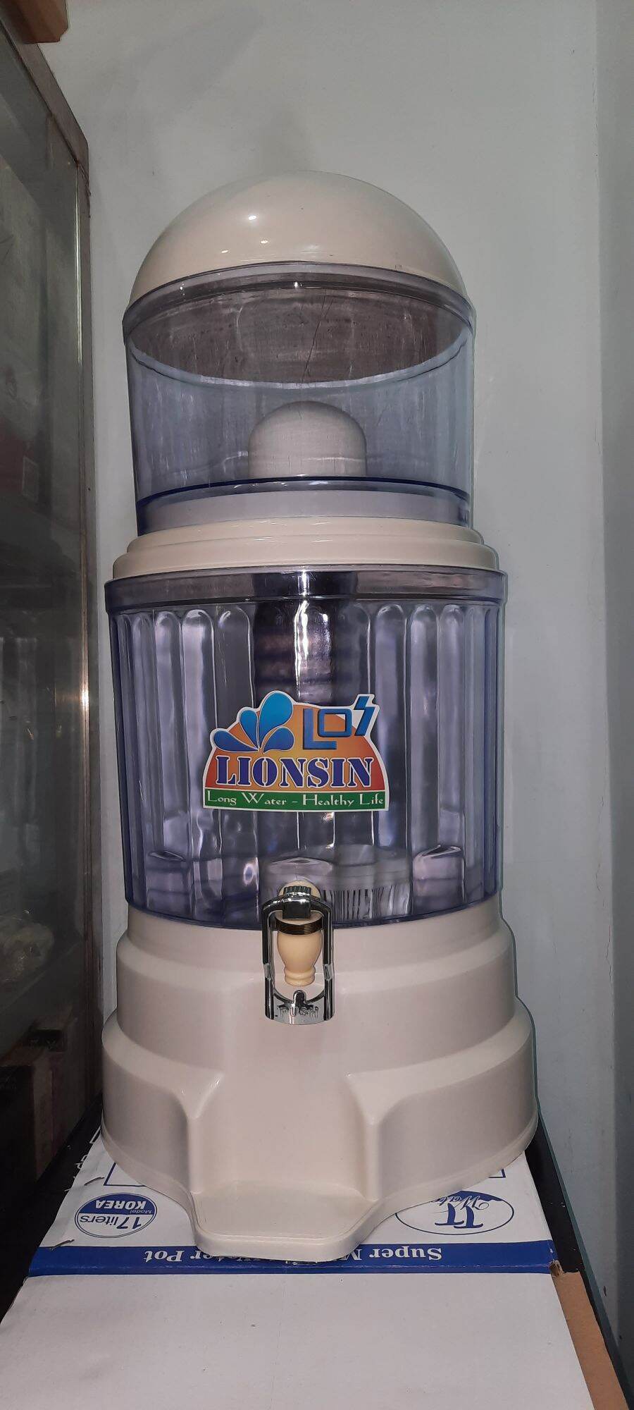 Bình lọc nước lionsin 25l filter tech korea,tặng kèm 1 vòi giá 40k.