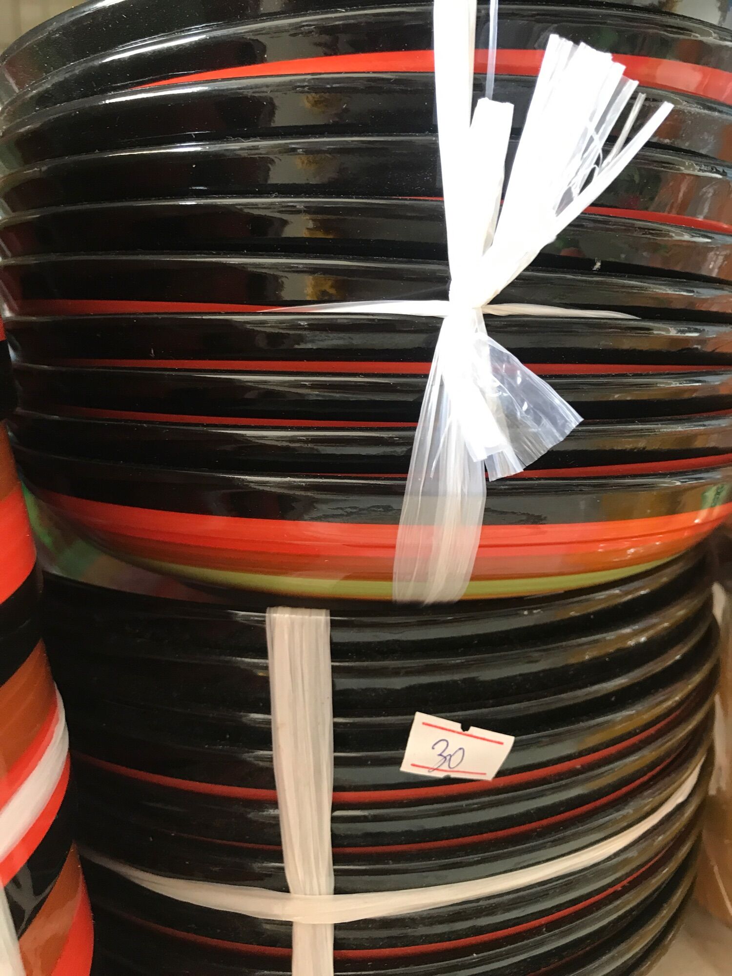 Dĩa ảo ( sâu) ngũ sắc size trung 1 cái