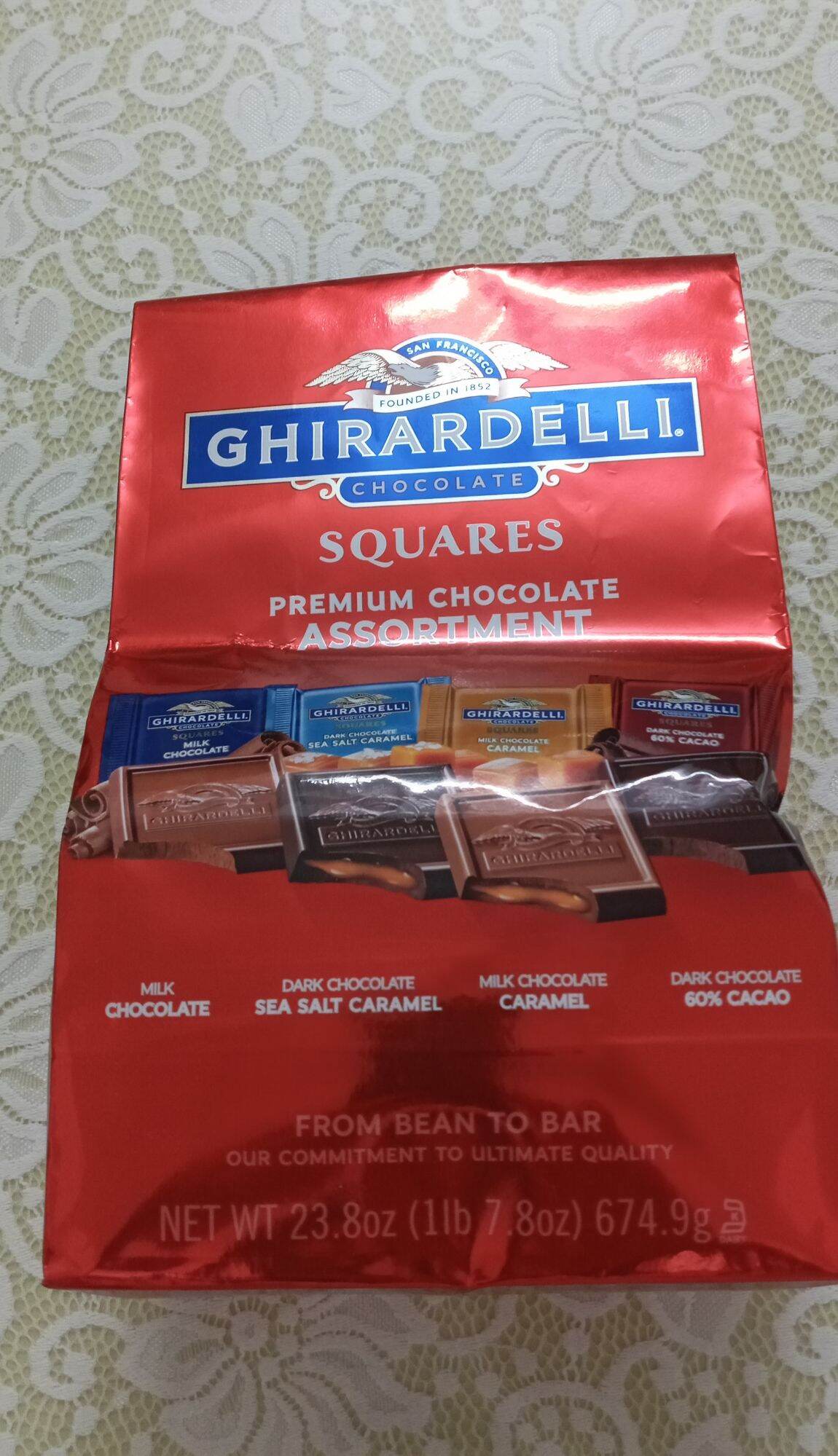 (Nhập Mỹ - Date 31/05/2022) Socola cao cấp Ghirardelli Chocolate 4 vị đậm chất 675g