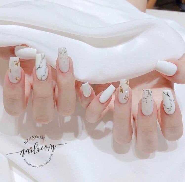 Móng Úp Nailbox Trắng Nhắn Tin Số Đo Tay