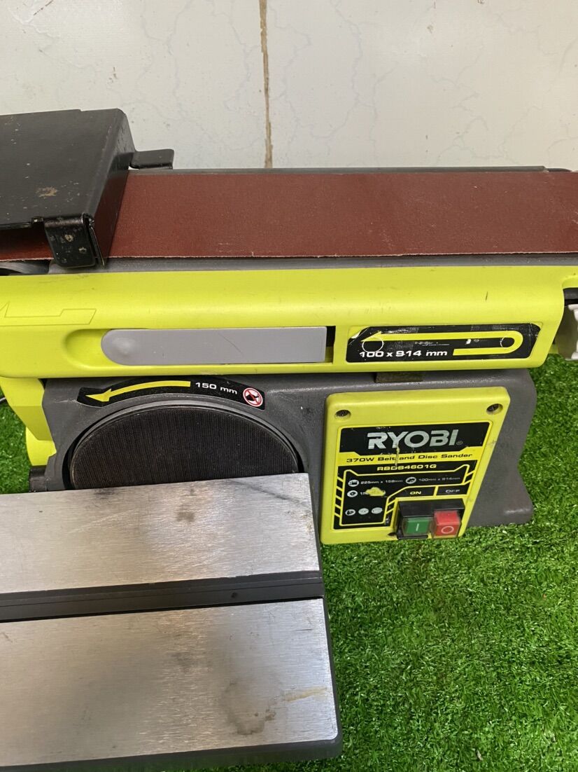 Máy Chà Nhám Băng Ryobi
