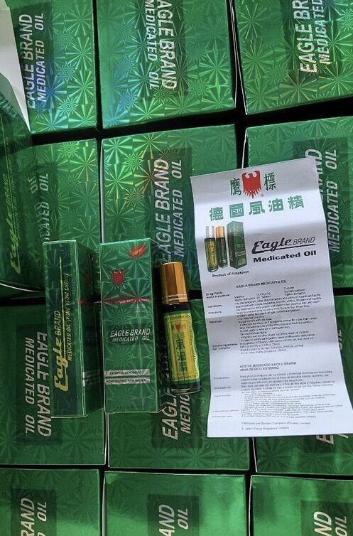 Dầu gió Singapore con ó dạng lăn 12ml của Mỹ