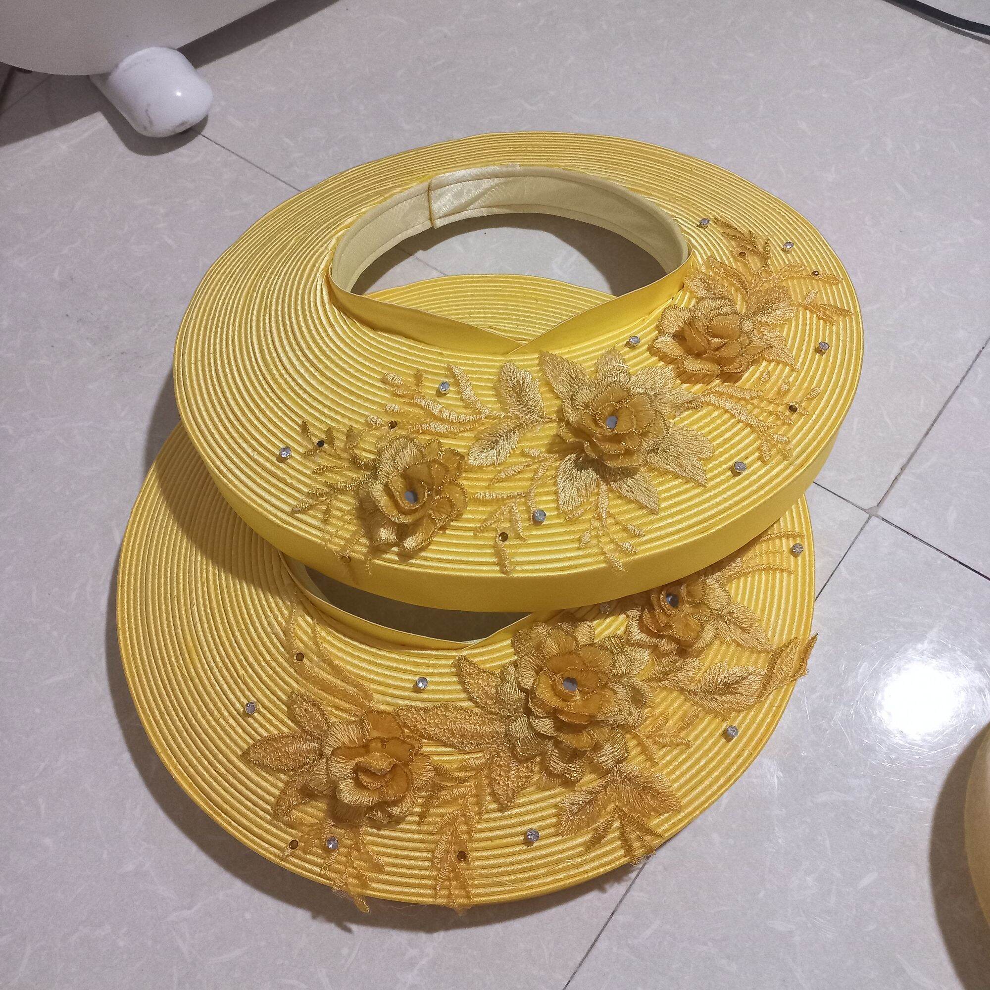 Khăn xếp cô dâu, hầu đồng 30 tầng màu vàng cúc