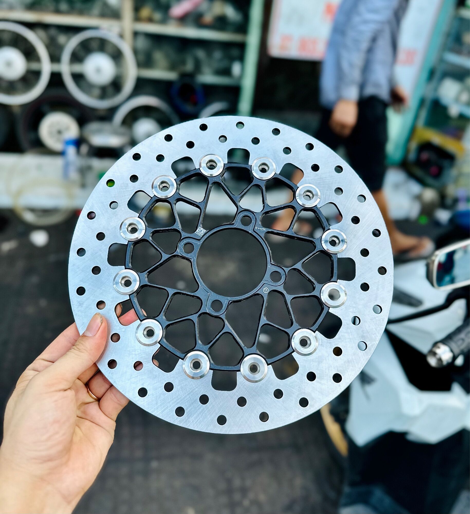 Đĩa Thắng Brembo 267mm 12 Khoen inox 304
