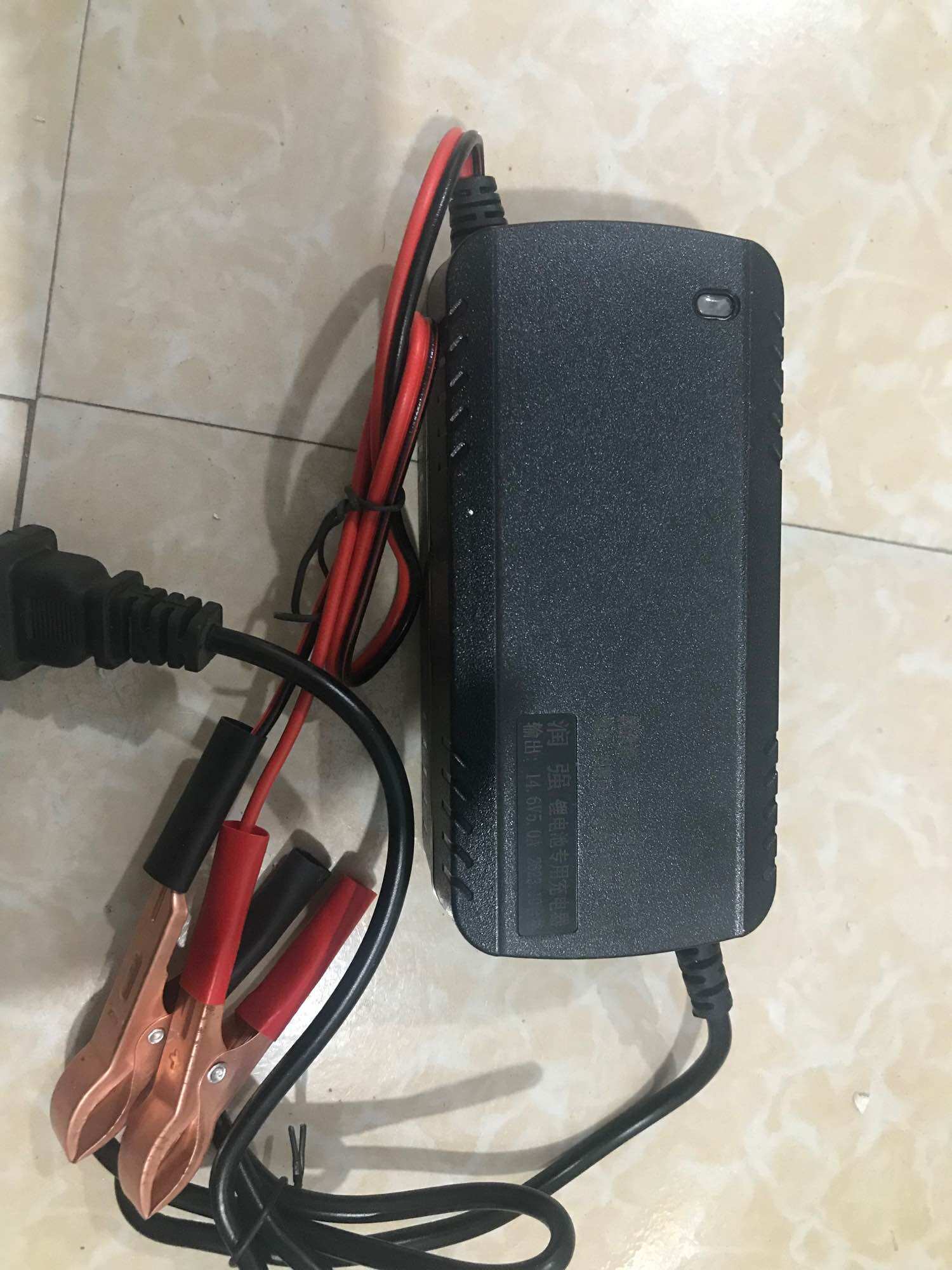 Sạc 4s 14,6v5a cho pin sắt 3,2v có đèn báo sạc tự ngắt sạc đầy chân kẹp