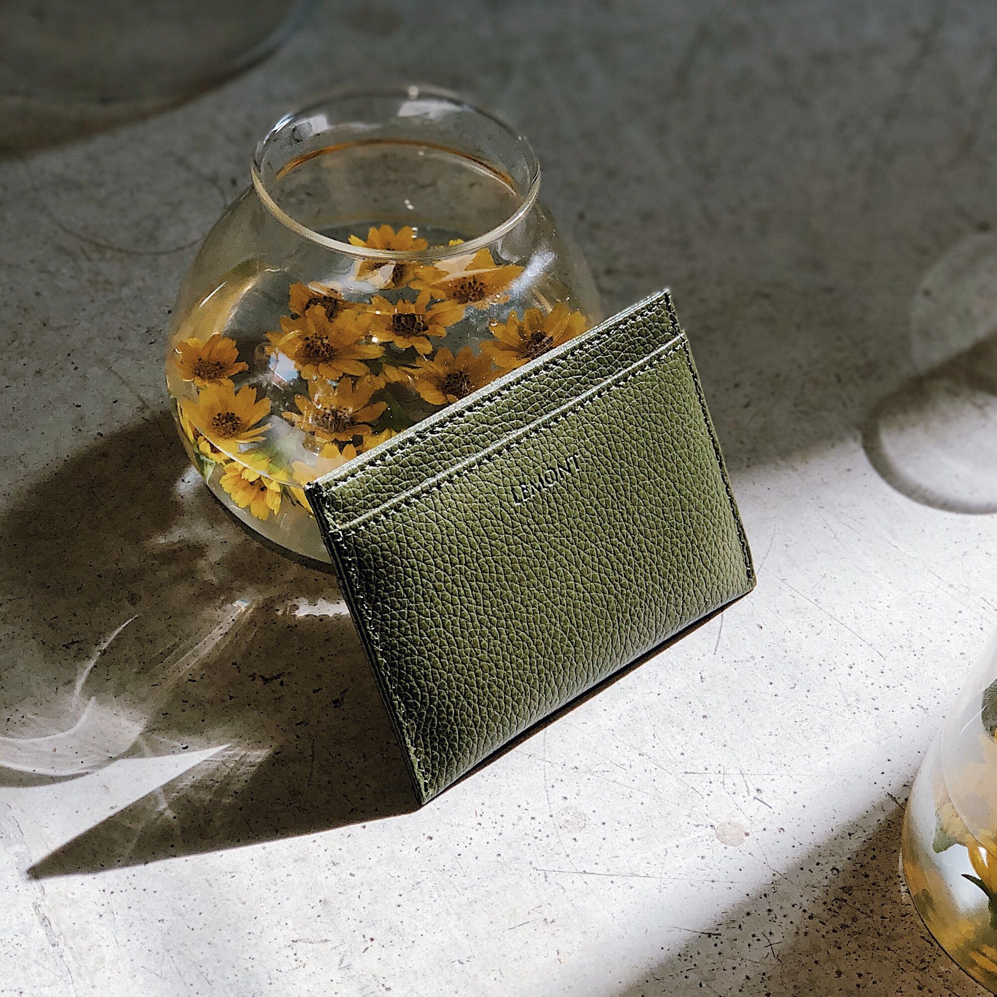 CARD HOLDER LEMONT HALF-PRICE DEAL