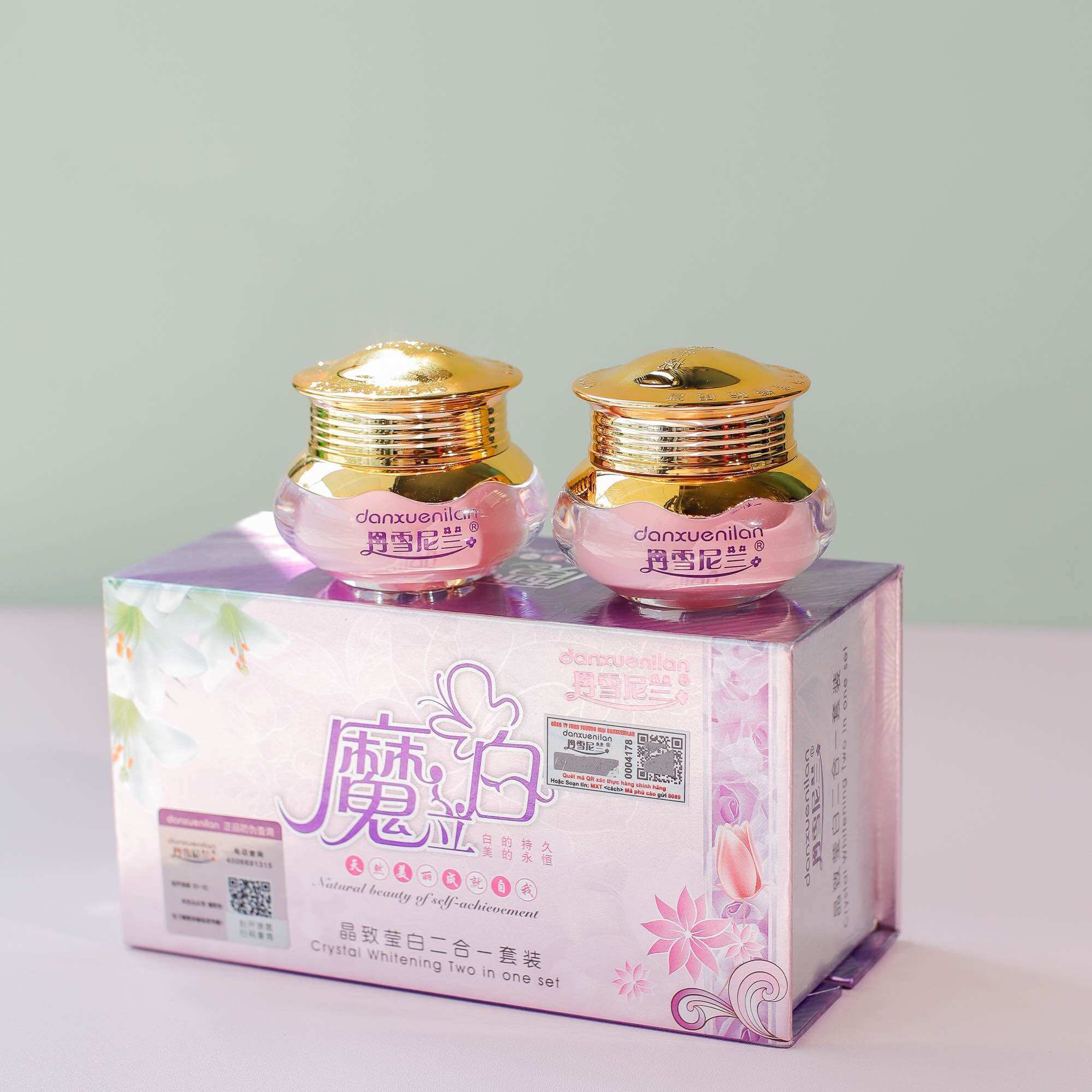 Bộ đôi ngày đêm hoàng cung hồng