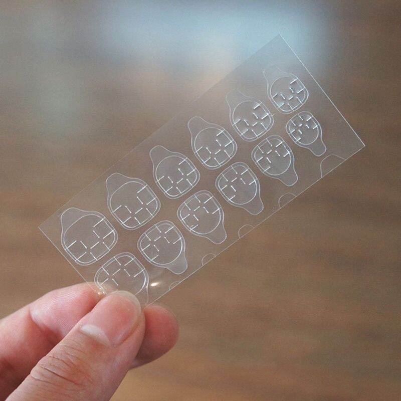 Miếng keo 2 mặt dán móng giả tiện dụng