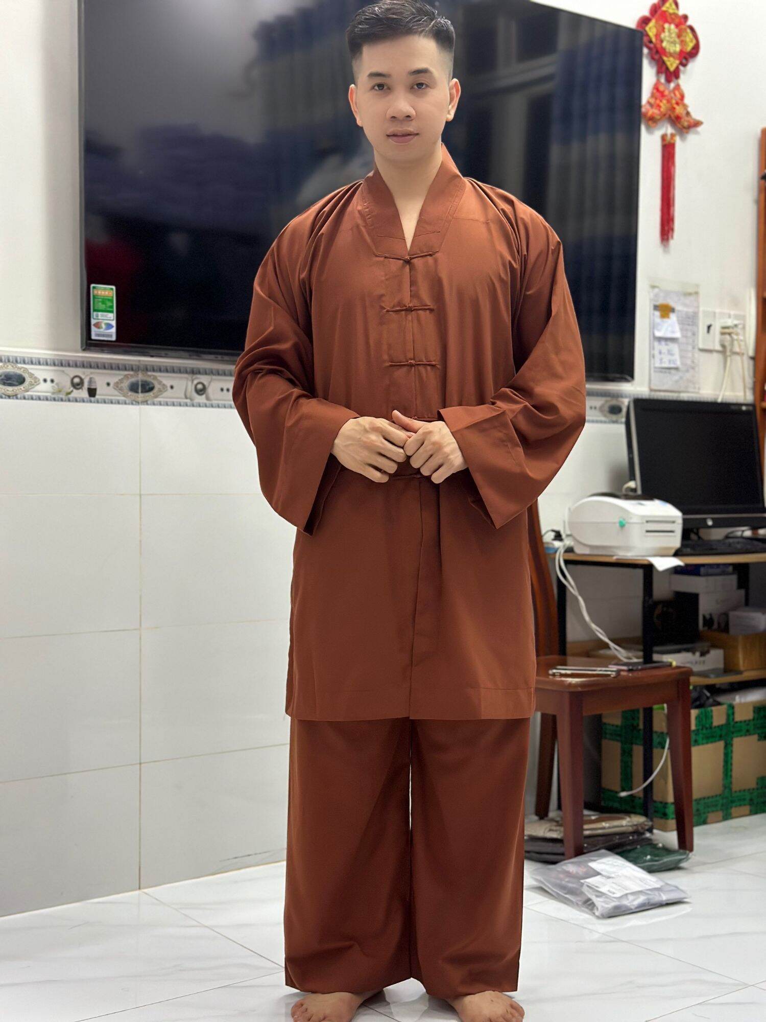 Bộ la Hán thầy.chất vải kate phom tới gối . đồ nam