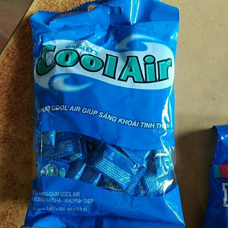 Kẹo cao su 2 viên coolair và mentos