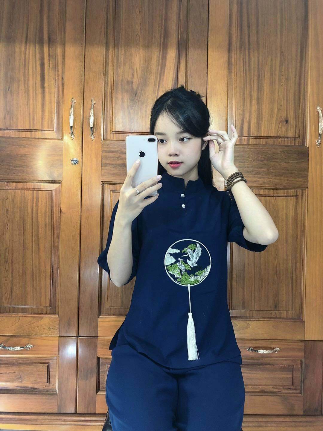 Đồ lam đi chùa mẫu nữ ngọc bội vải lụa nhập loại 1