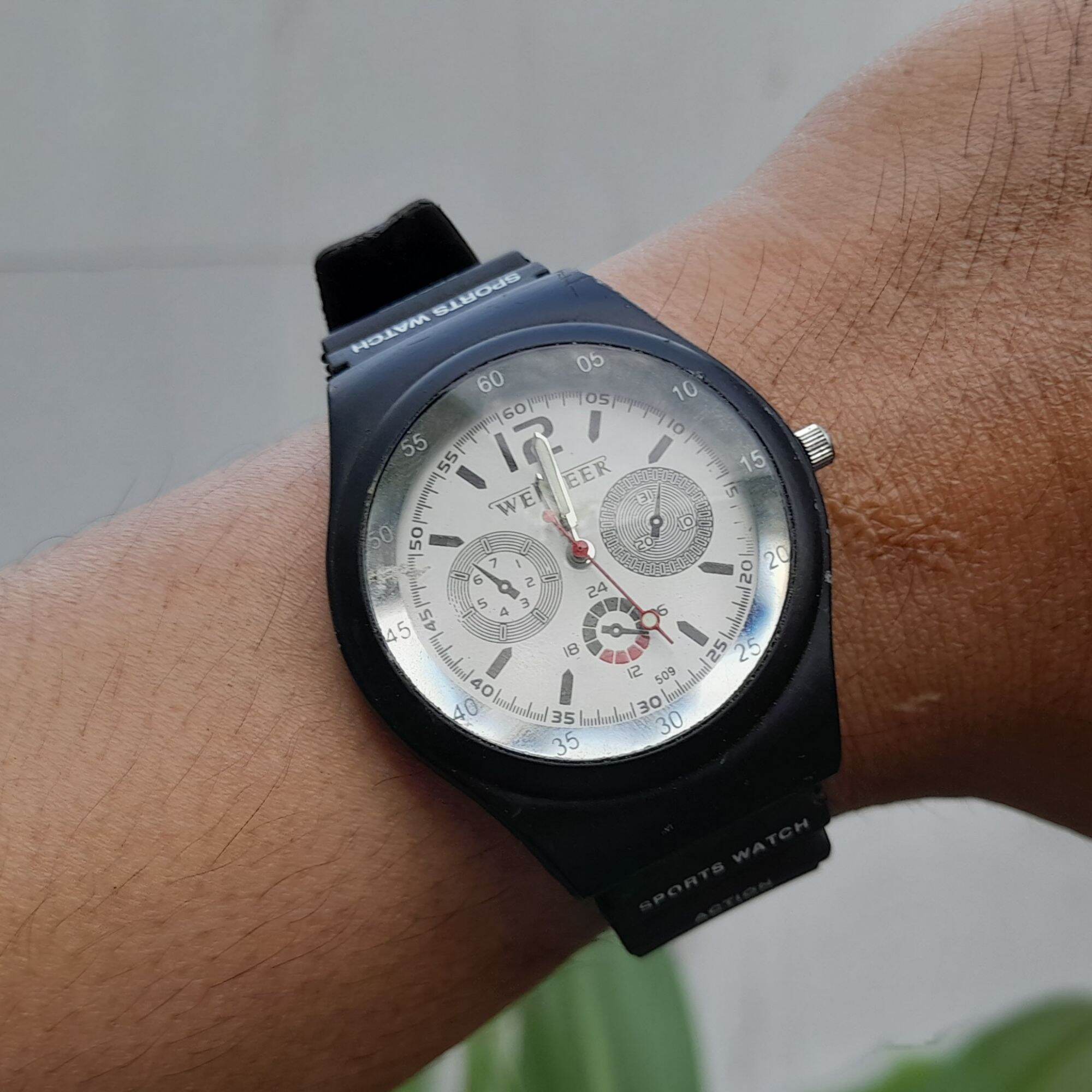 Đồng hồ Nam Nữ 3 kim, kiểu dáng lạ lạ