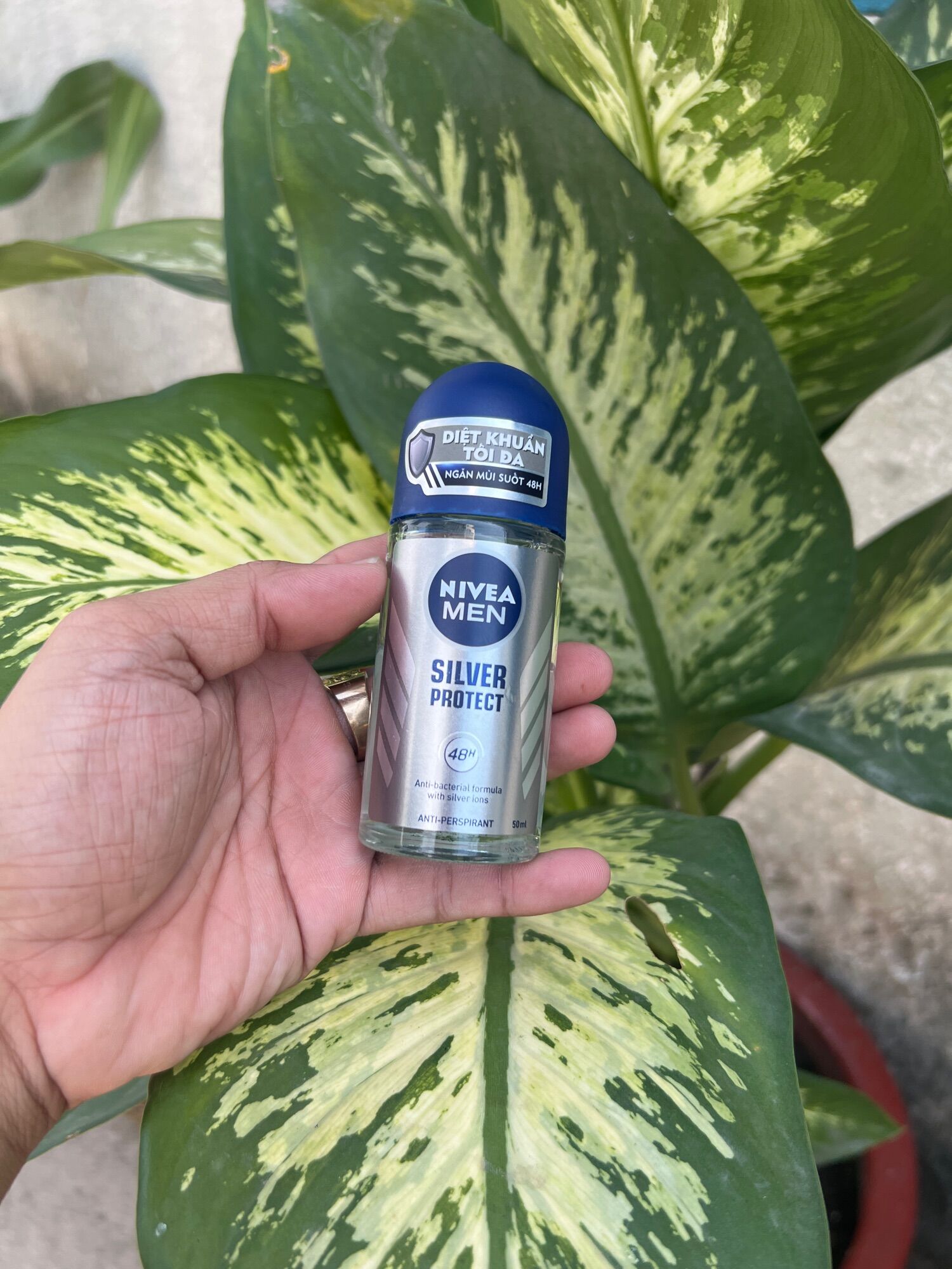 lăn khử mùi Nivea phân tử bạc 50ml