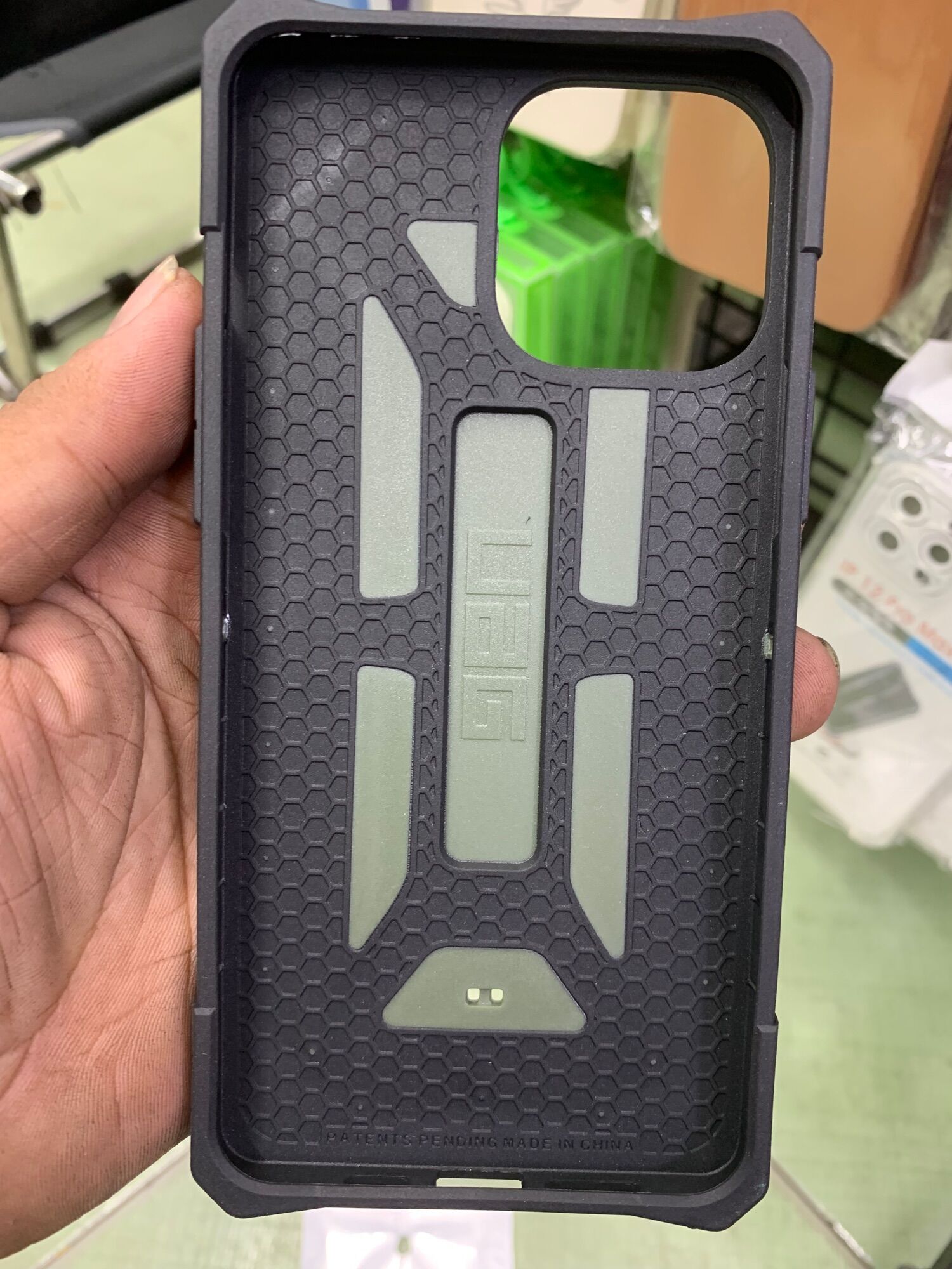 Ốp lưng iPhone 13 Promax dày chống sốc UAG