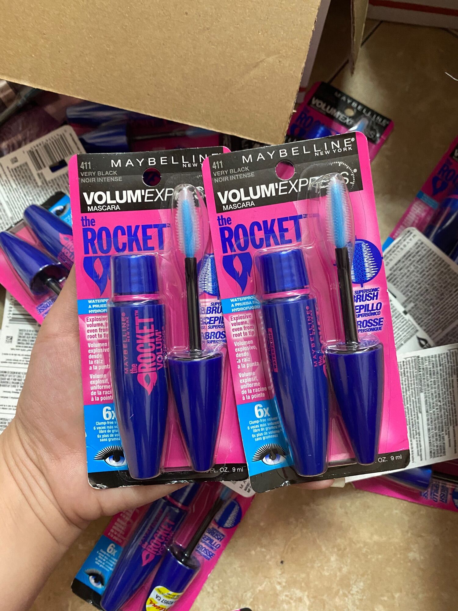 MASCARA MAYBELLINE THE ROCKET VOLUM'EXPRESS WATERPROOF. - Mascara |  