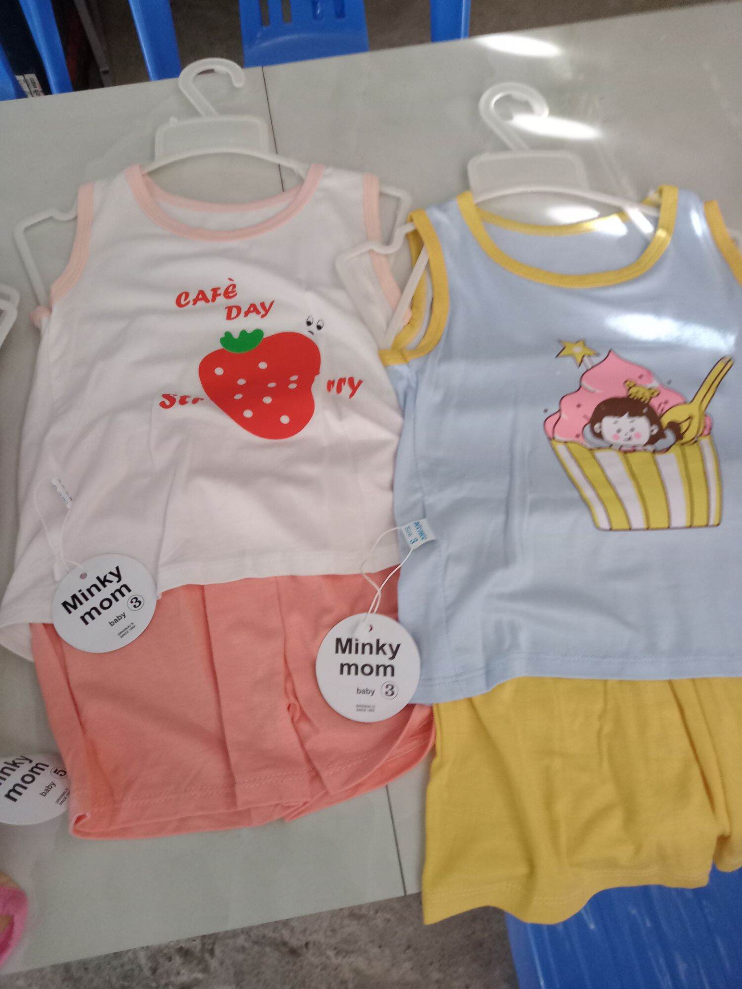 máy hút bụi cầm tay