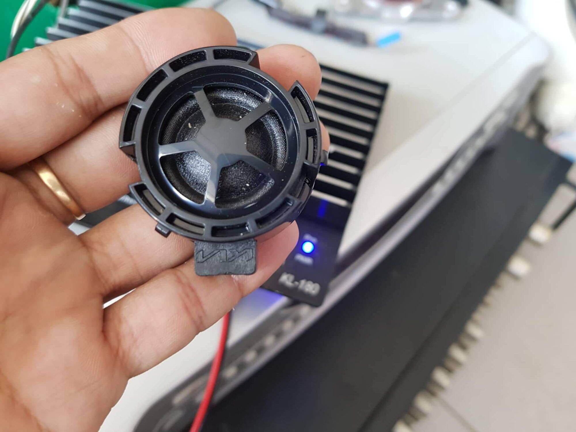 Loa treb tháo xe KIA còn đẹp hát tốt