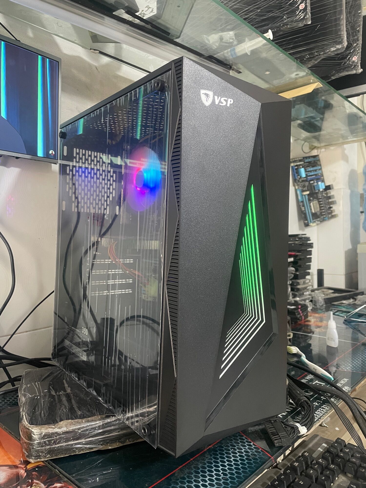 Máy tính chơi game core i7 2600 ram 16g ssd 120g hdd 250g vga roi rx580 8g choi game, đo hoa cao Giá 4,200,000 Đồng*Miễn phí vận chuyển