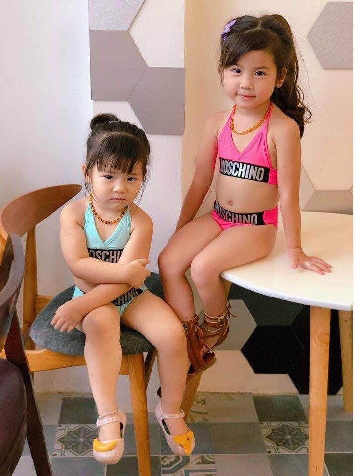 Bikini Moschino cao cấp cho bé gái