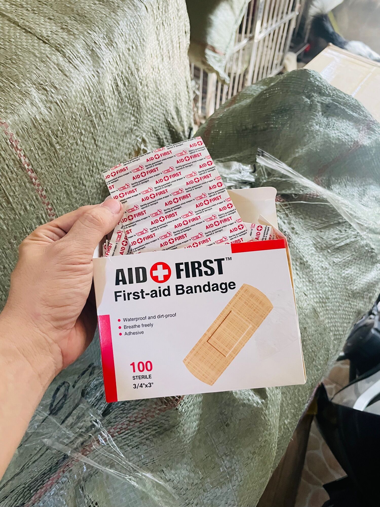 Băng Cá Nhân Hộp 100 Cái.